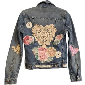 Upcycled Hand Crafted Boho Cottage On Levi's Trucker Denim Jacket Size Sm In EUC